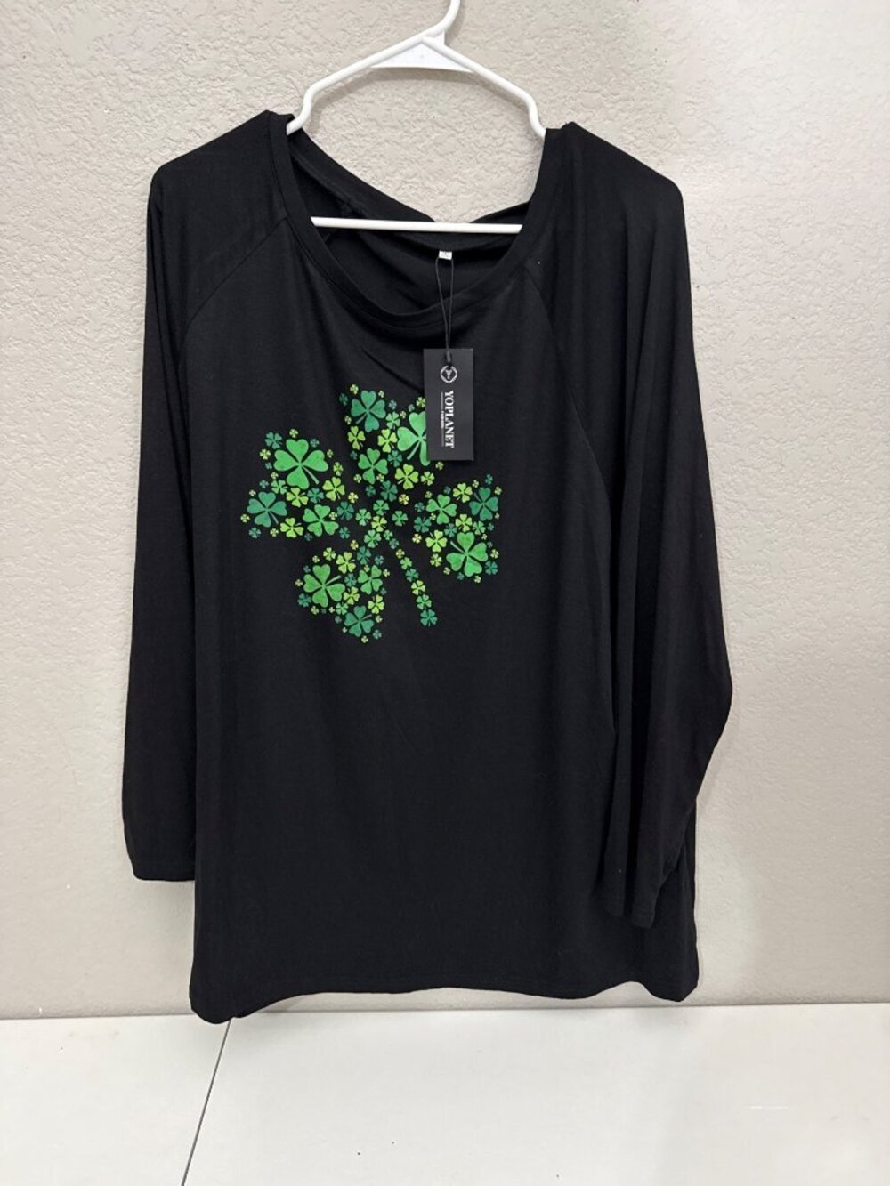 Yoplanet Shirt Womens 3XL Black Green Shamrock Design